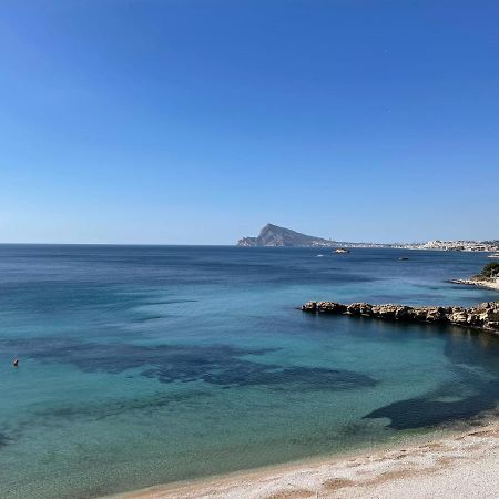Sunrise Beachfront Apartment By The Marina アルテア エクステリア 写真
