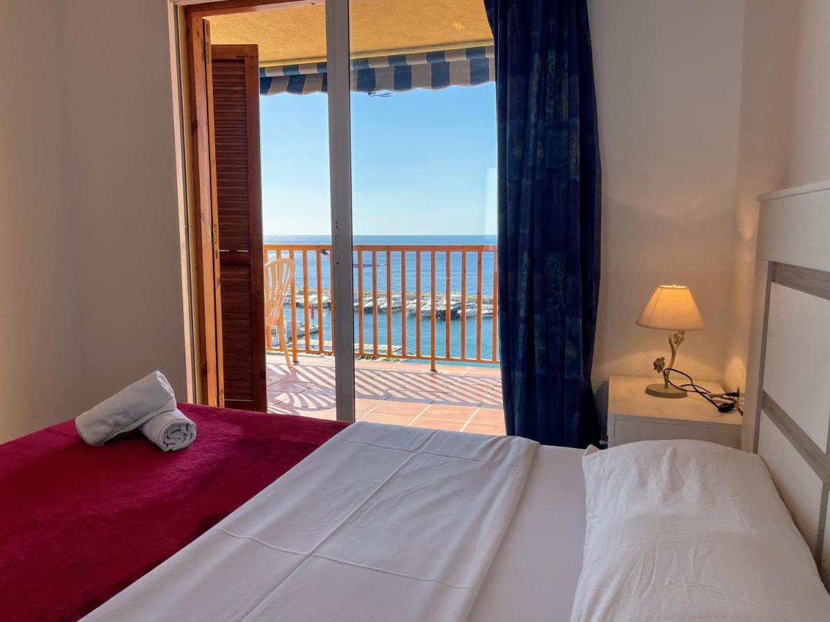 Sunrise Beachfront Apartment By The Marina アルテア エクステリア 写真