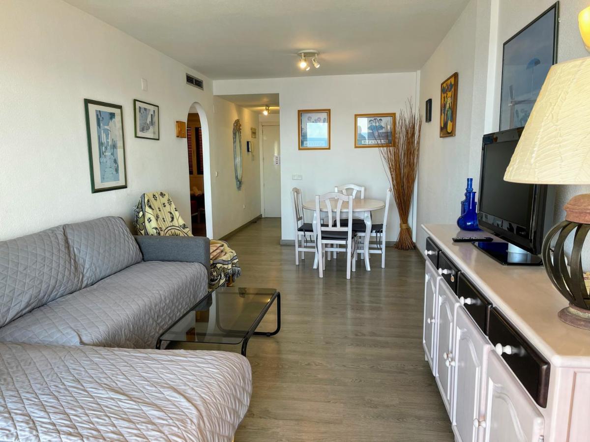 Sunrise Beachfront Apartment By The Marina アルテア エクステリア 写真