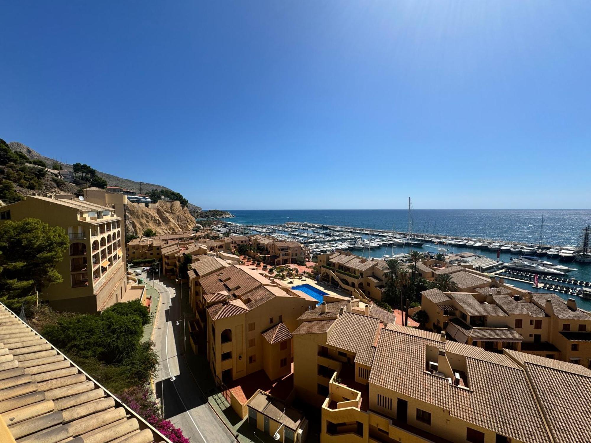 Sunrise Beachfront Apartment By The Marina アルテア エクステリア 写真